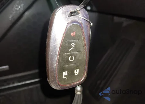 2018 Chevrolet Equinox Premier z USA, uszkodzony, nr VIN 3GNAXNEX6JS636779